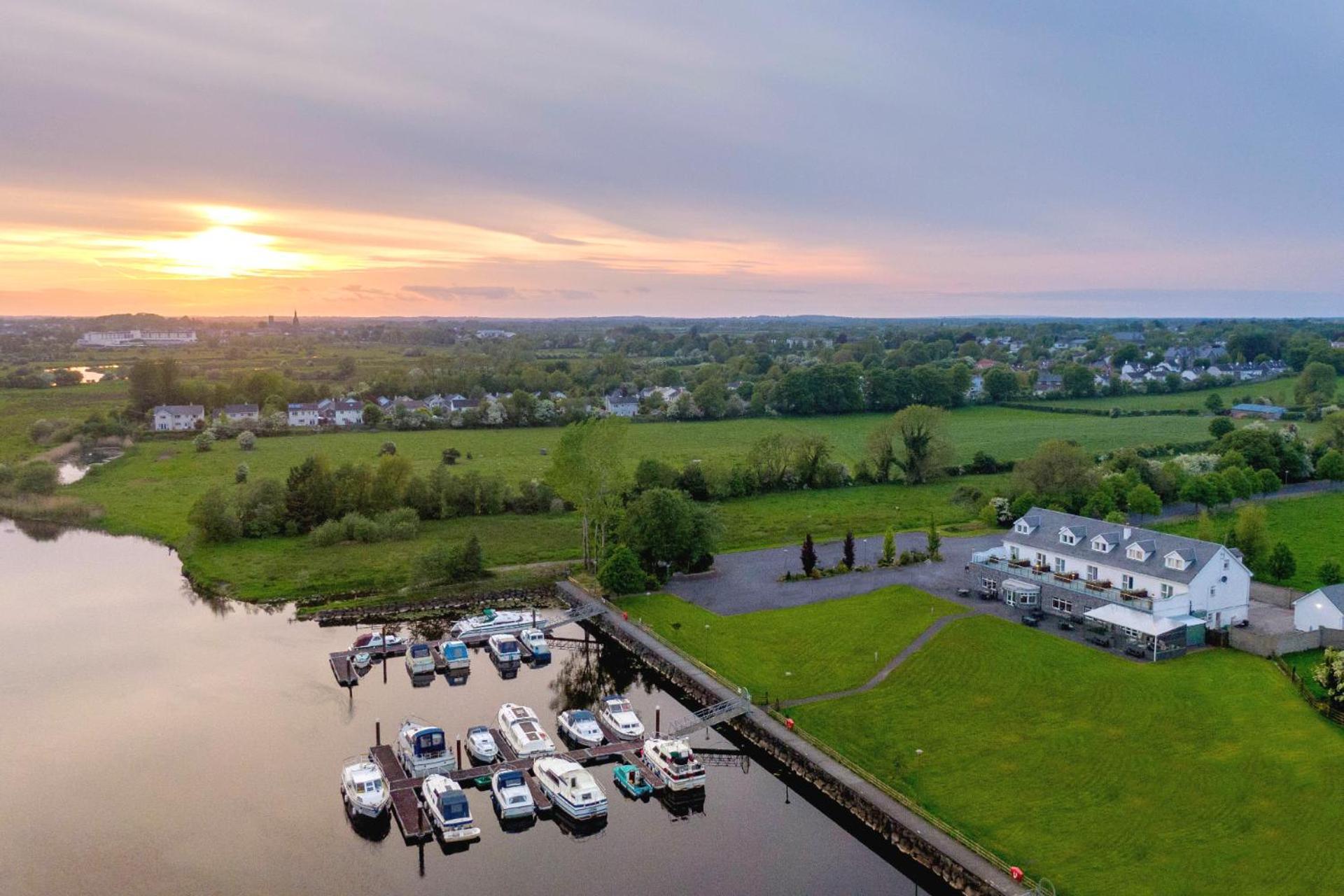 Moycarn Lodge & Marina 巴利纳斯洛 外观 照片