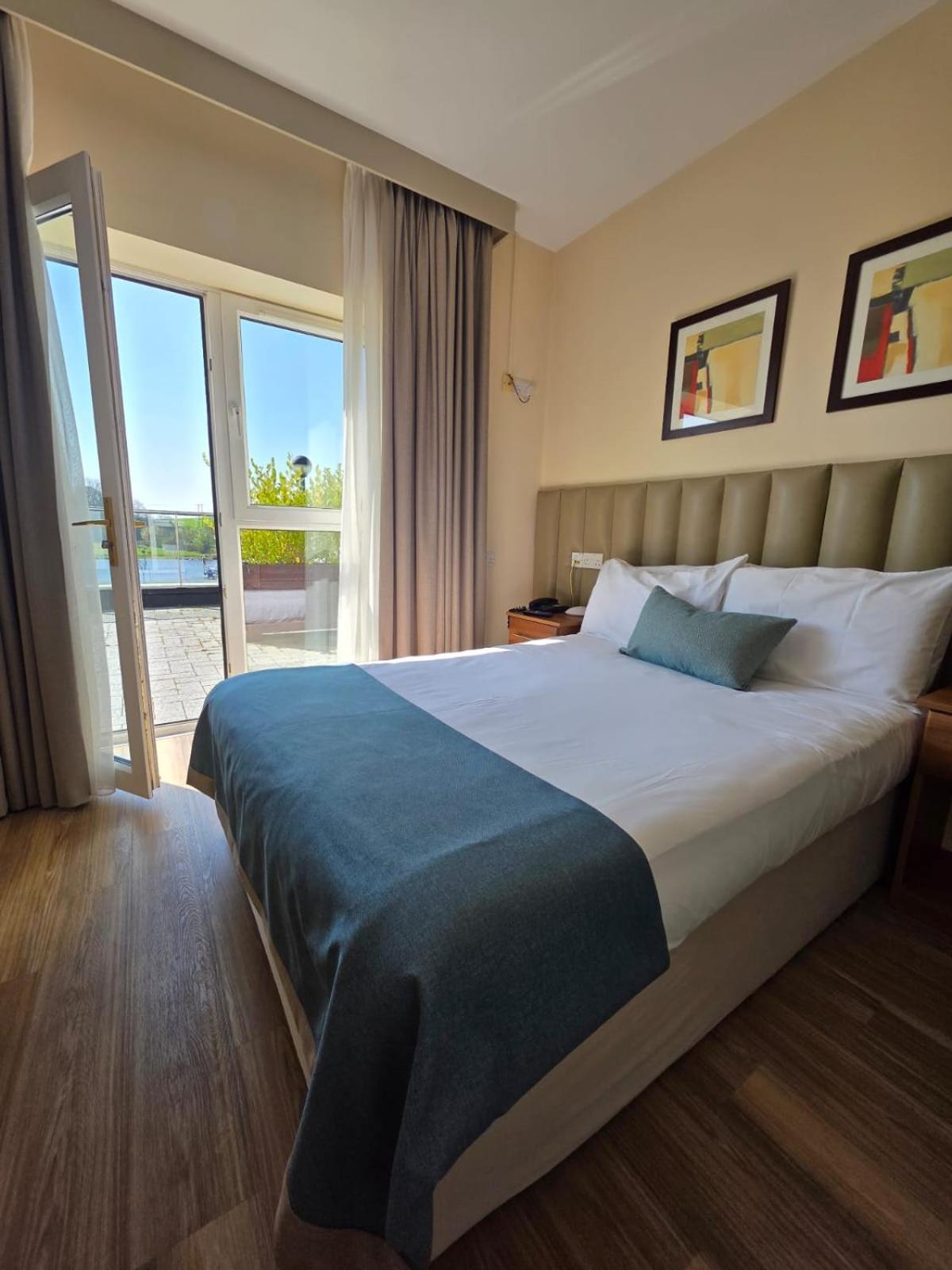 Moycarn Lodge & Marina 巴利纳斯洛 外观 照片